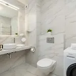 Cozy Laszkiewicza With Parking By Renters 公寓 *