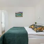 Cozy Laszkiewicza With Parking By Renters