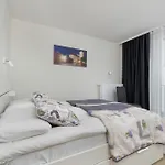 Cozy Laszkiewicza With Parking By Renters 公寓 *