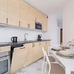 Cozy Laszkiewicza With Parking By Renters