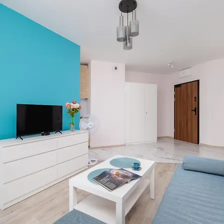 Cozy Laszkiewicza With Parking By Renters Lägenhet *