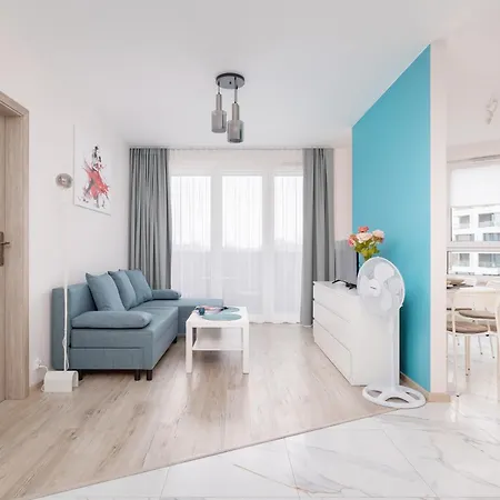 Cozy Laszkiewicza With Parking By Renters Lägenhet *