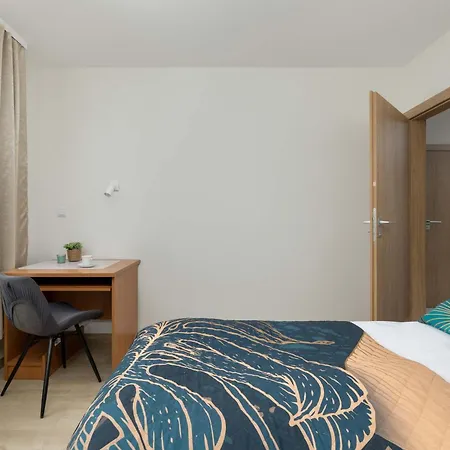 Cozy Laszkiewicza With Parking By Renters *