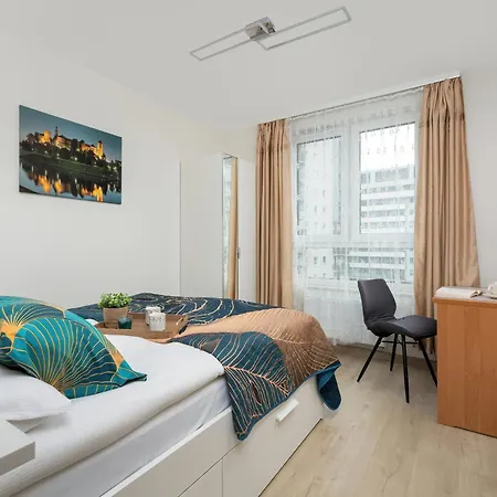 Cozy Laszkiewicza With Parking By Renters Apartment Krakau