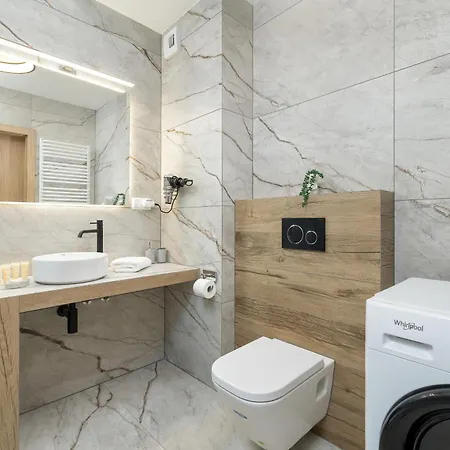 Cozy Laszkiewicza With Parking By Renters Appartement *