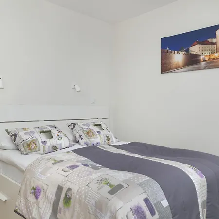 Apartment Cozy Laszkiewicza With Parking By Renters Krakow