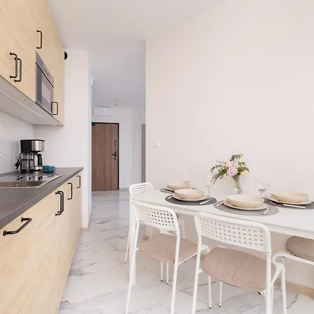 Cozy Laszkiewicza With Parking By Renters Appartement