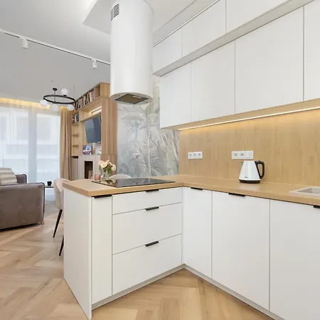Cozy Laszkiewicza With Parking By Renters Apartment *