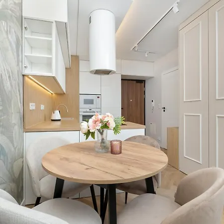 Apartment Cozy Laszkiewicza With Parking By Renters *
