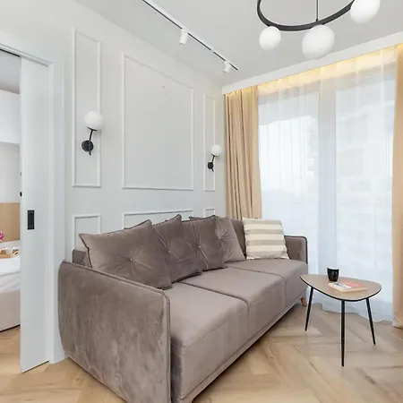 Apartment Cozy Laszkiewicza With Parking By Renters