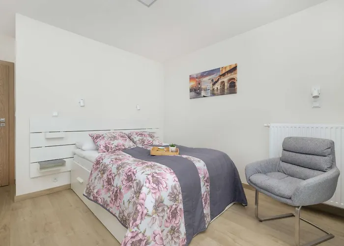 Appartement Cozy Laszkiewicza With Parking By Renters Krakau