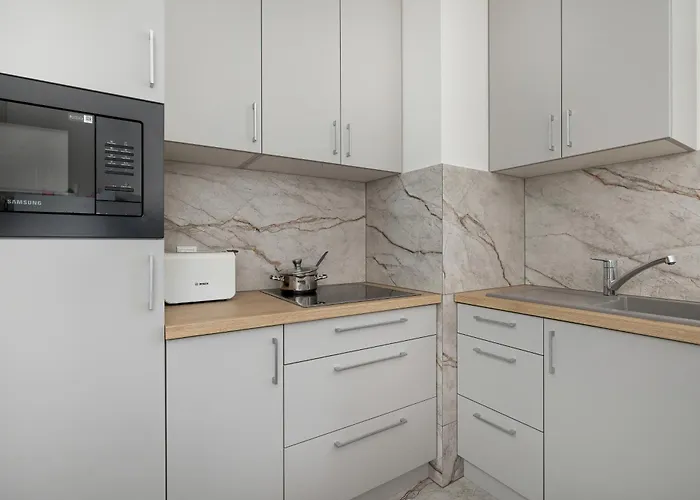 Cozy Laszkiewicza With Parking By Renters Appartement *