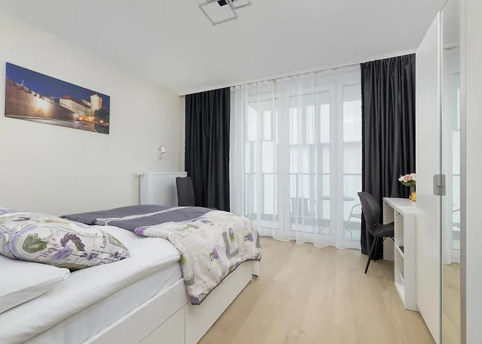 Cozy Laszkiewicza With Parking By Renters *