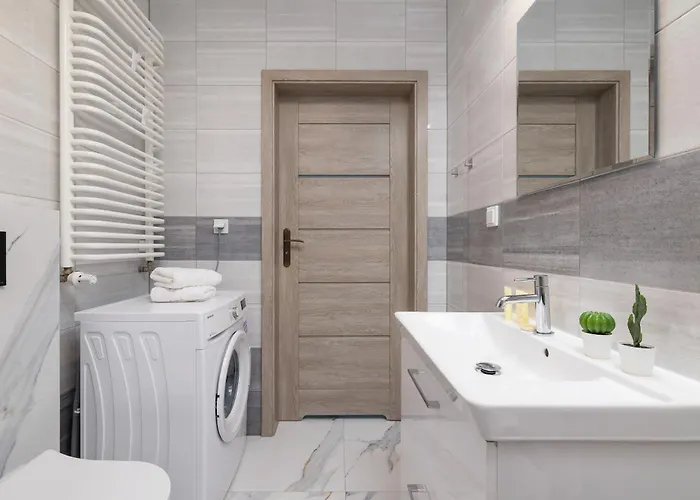 Cozy Laszkiewicza With Parking By Renters Appartement